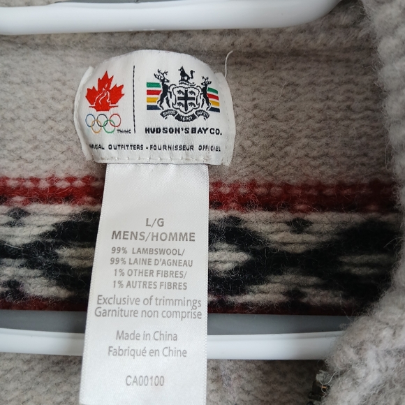 Hudson's Bay Canada Olympic Cowichan Zip Sweater - Unisex Large, 21" PTP - Picture 5 of 15